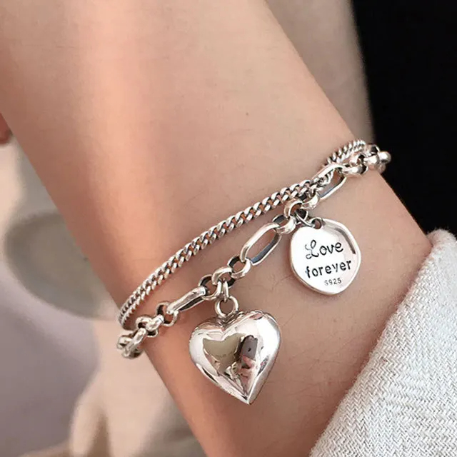 Women's charm bracelets come in a wide variety of styles, each offering a unique and personal way to express individuality and commemorate special moments.