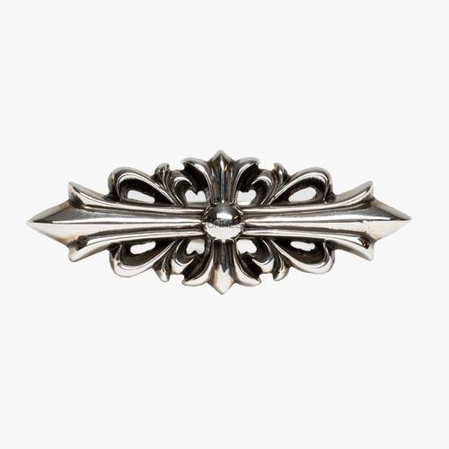 Chrome hearts jewelry is a renowned luxury brand that has gained immense popularity for its unique and exquisite jewelry designs.