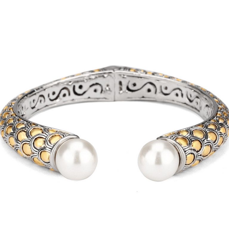 How to wear a cuff bracelet? Cuff bracelets have been a timeless accessory, adding a touch of sophistication and boldness