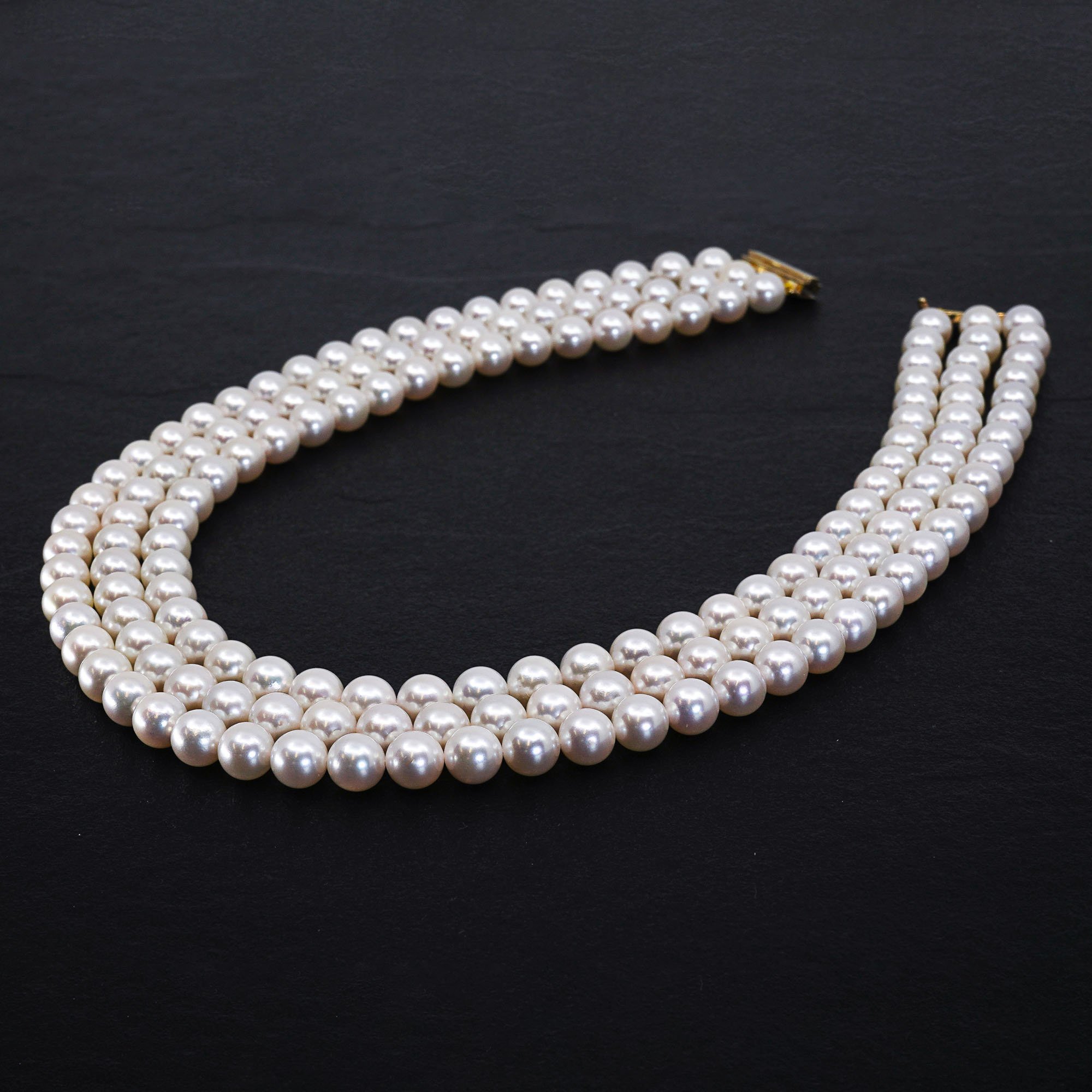 What does pearl necklace mean?