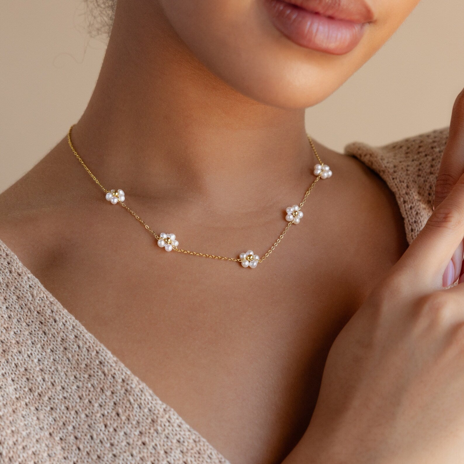 What does pearl necklace mean?