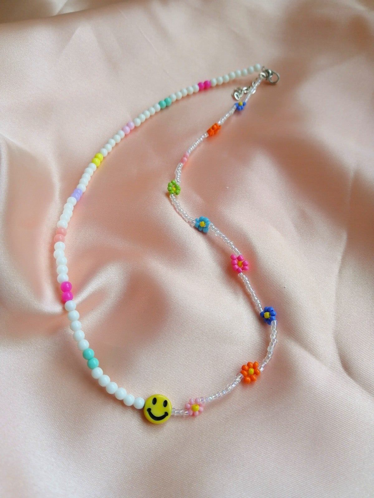 How to make a beaded necklace?
