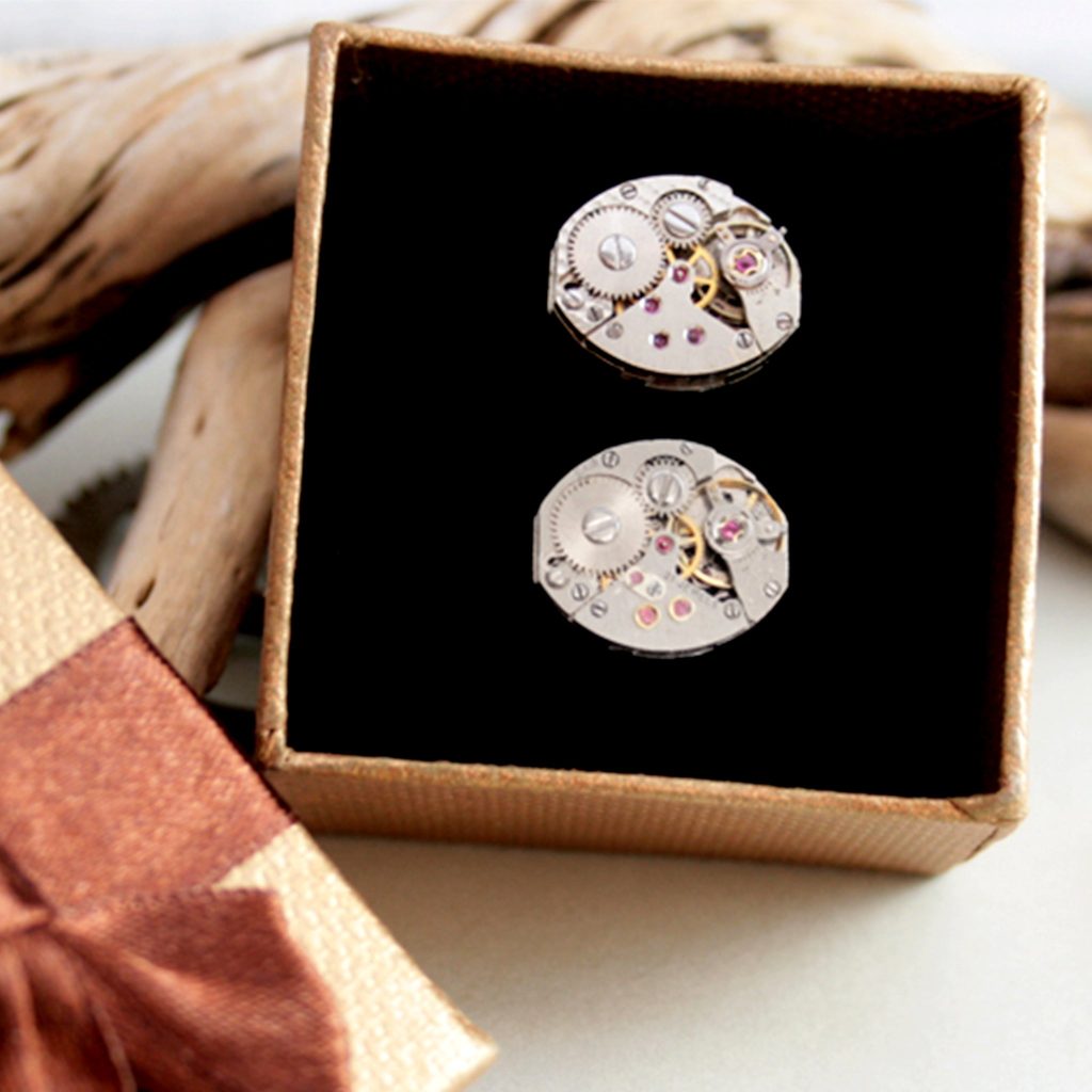 Women's cufflinks