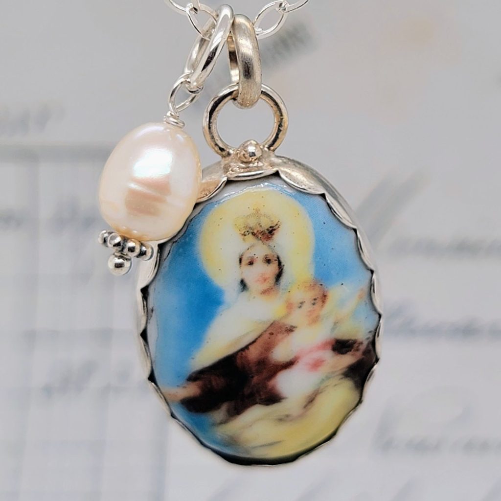 Religious pendant