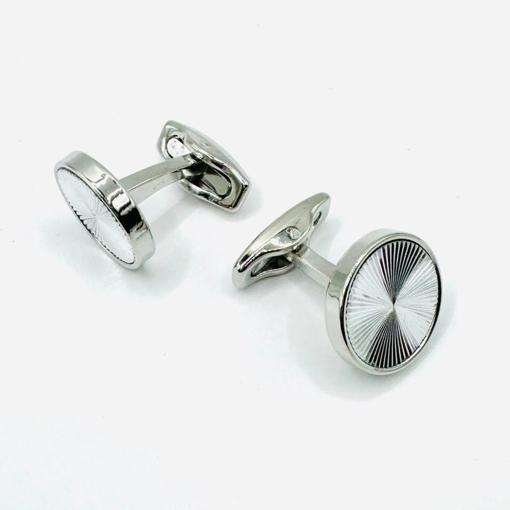 different ways to wear cufflinks