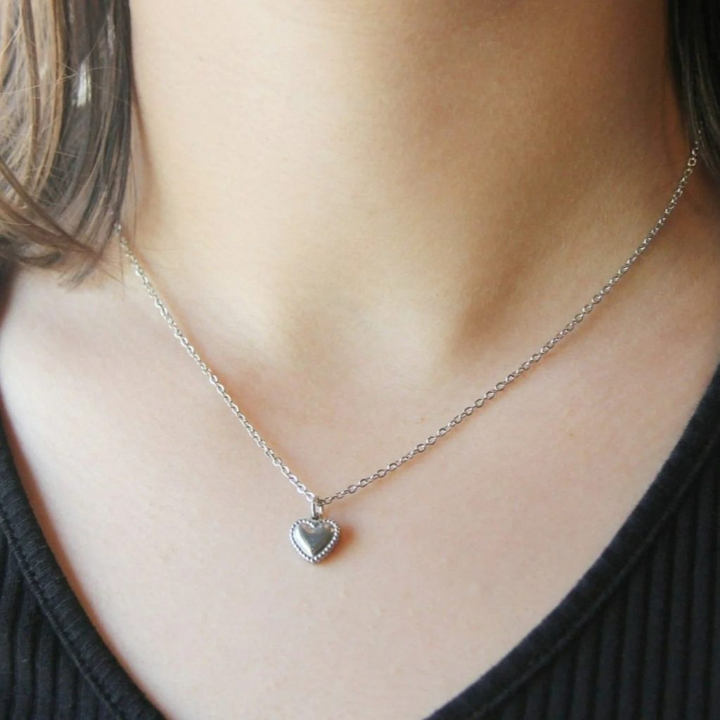 small pendant necklace